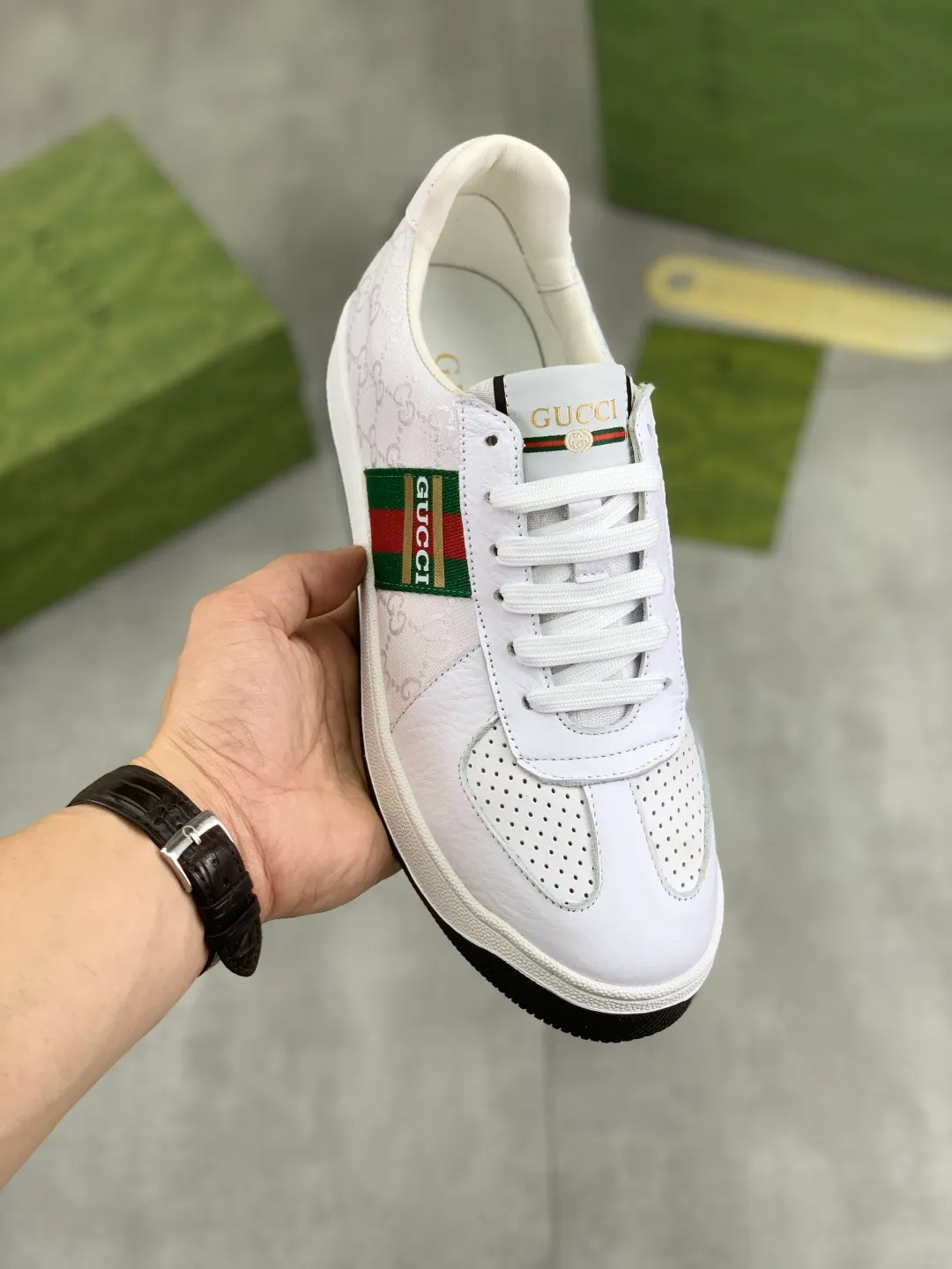 Men's shoes 💰P400💰【New model】 🆘 The latest model from Gucci official website 🎁 Classic casual and fashionable men's shoes 👟 Hot model 💥 Simple and elegant style, exclusive for trendy men. Unique latest brand elements from the official website 👑 Original Gucci decoration, fashionable and generous, made of original soft calfskin fabric ➕ Comfortable soft pigskin lining ✅Wear-resistant rubber outsole designated on the official website_Full of elasticity, the classic model taken at the counter 🎬Color: 4️⃣colors available😍Number of codes: 38-44 (45 46 customized)